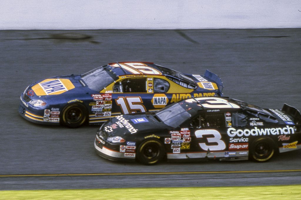 Dale Earnhardt 2001 Daytona 500 action vs Waltrip