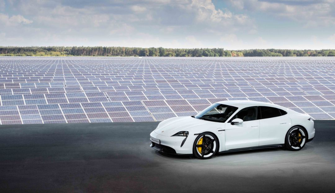Porsche Taycan profile