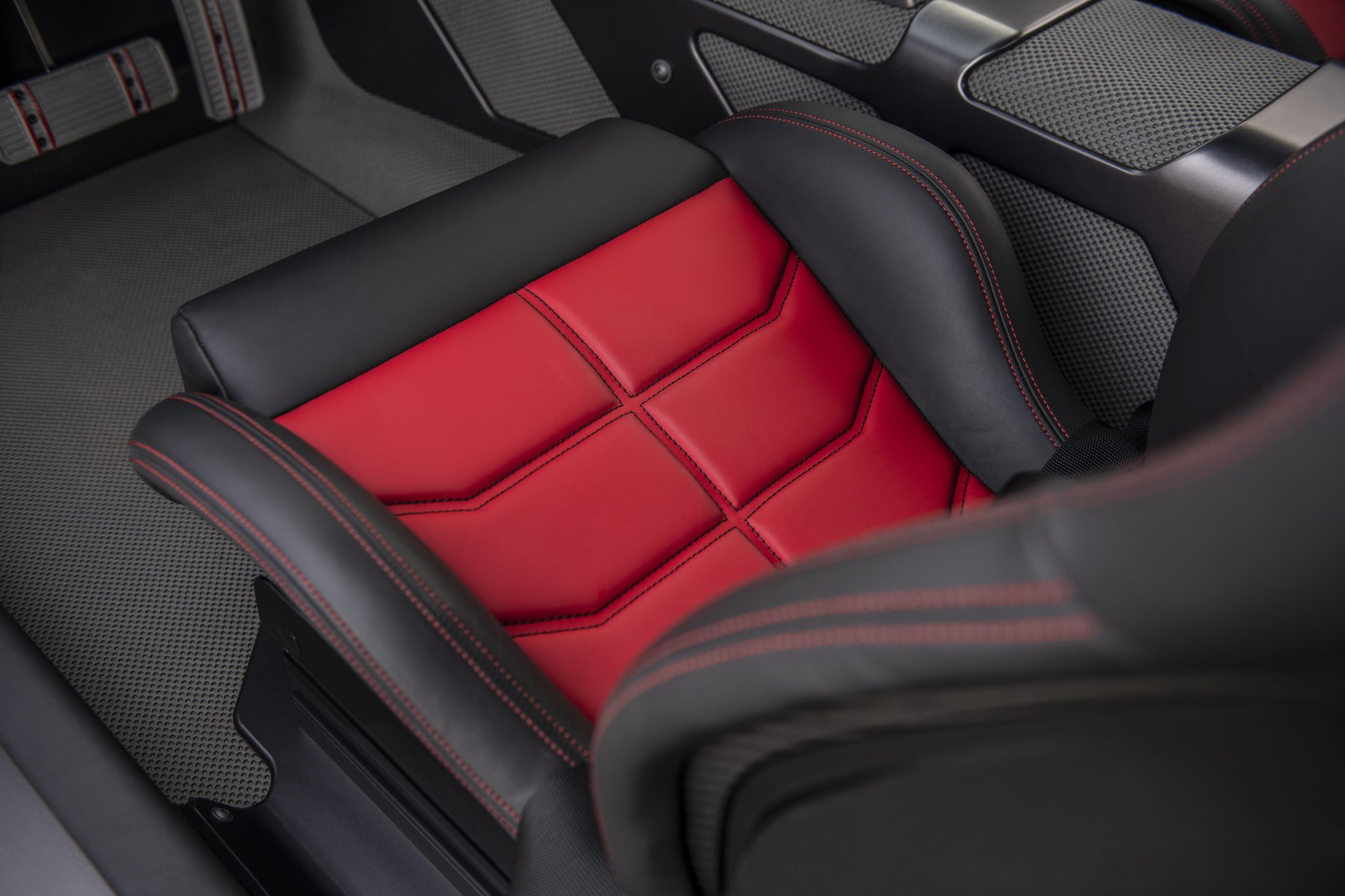 Kevin Hart's new 1000hp Charger raises hell in carbon fiber Hagerty