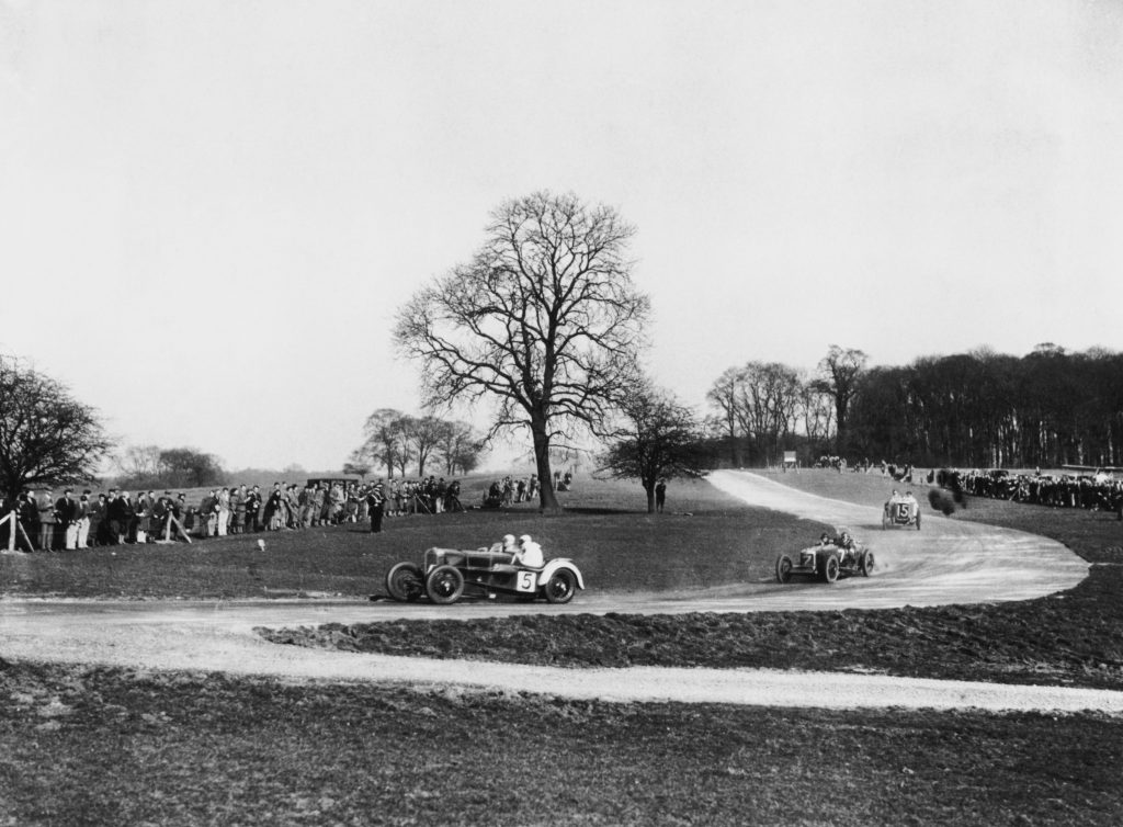 Gordon Casswell leads Frazer Nash followed by EN Ward in a Riley