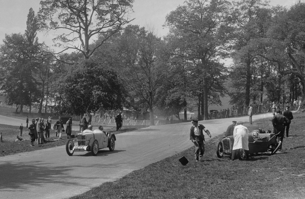 MG J2 passing the crashed Austin 7 of B Sparrow