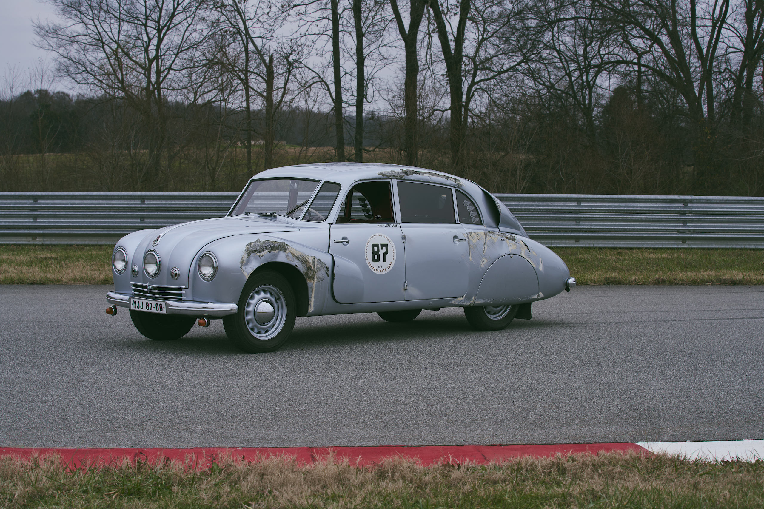 1947 Tatra T87 front three-quarter crash damage