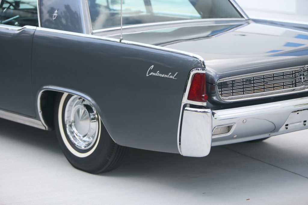 1962 Lincoln Continental rear corner close