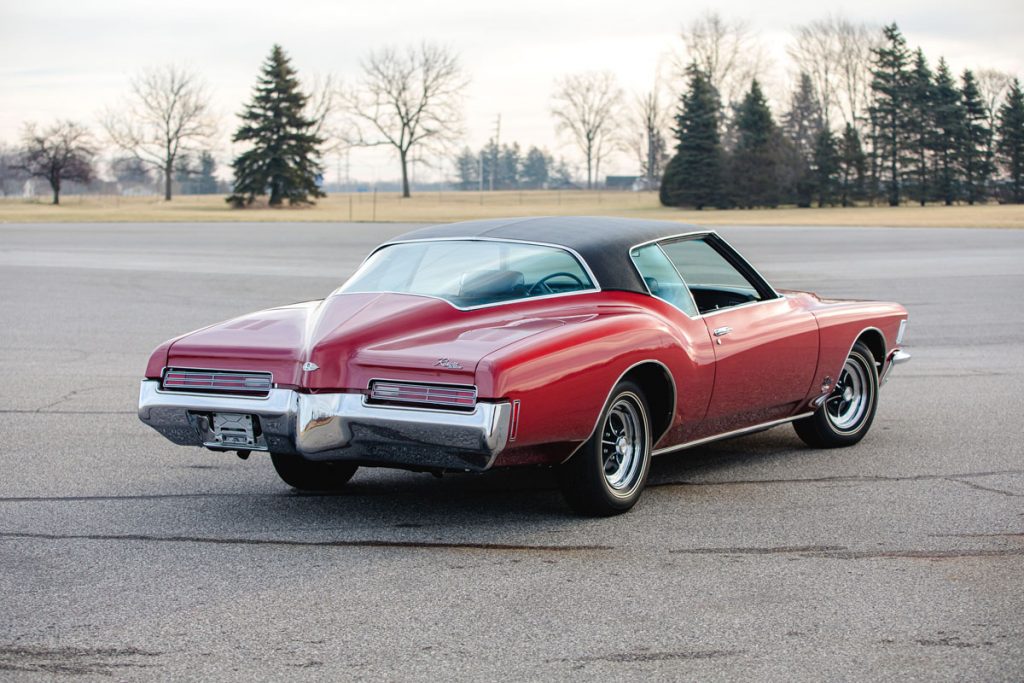 1971 Buick Riviera GS Boattail