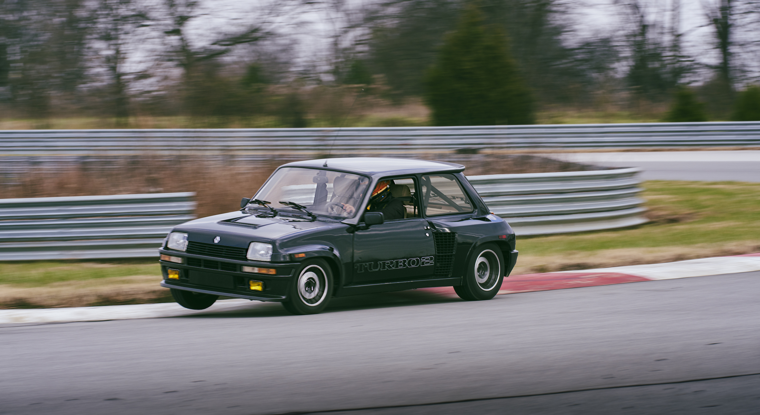 1985 Renault R5 Turbo 2 front three-quarter track action 1985 Renault R5 Turbo 2 front three-quarter track action