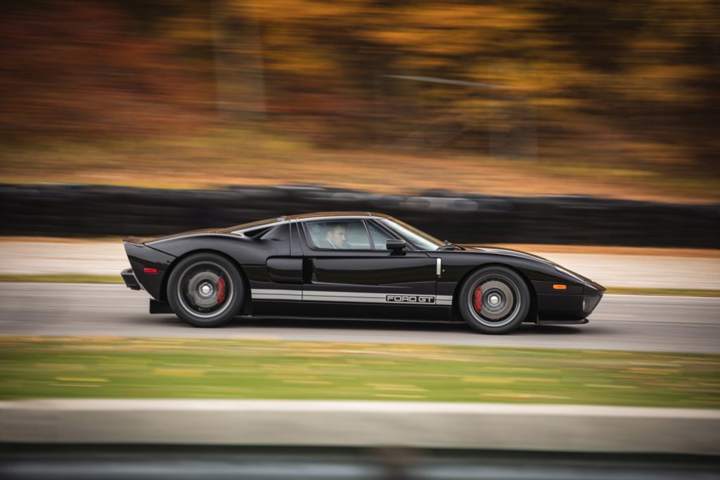 2006 Ford GT side profile action