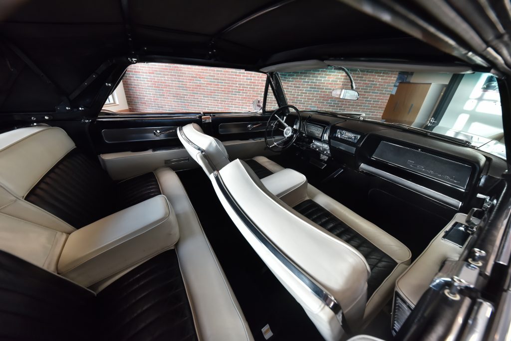 1961 Lincoln Continental Interior