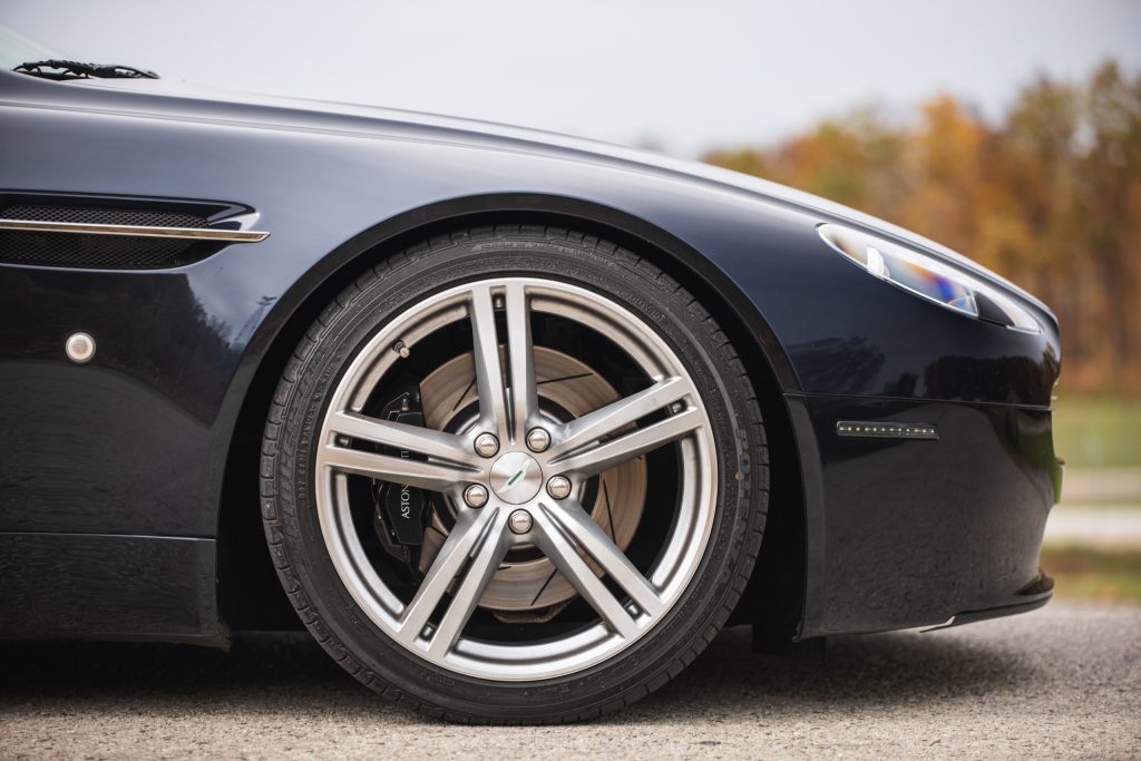 2007 Aston Martin Vantage V8 front wheel