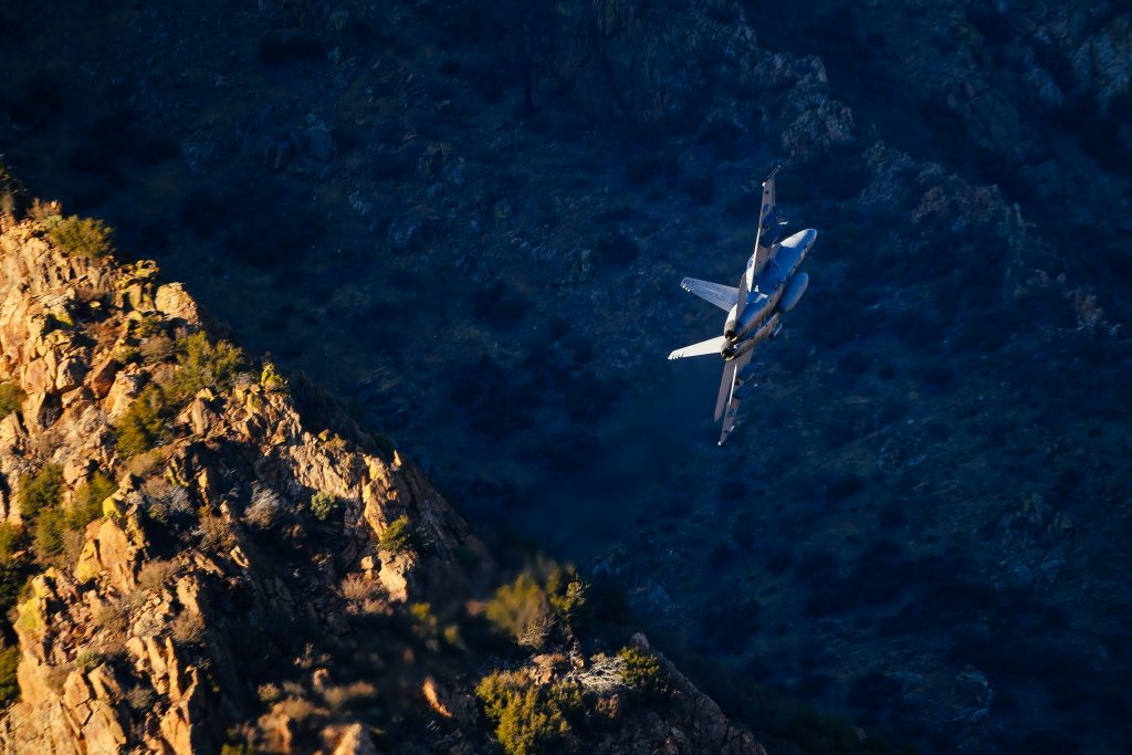 fighter jet low altitude action