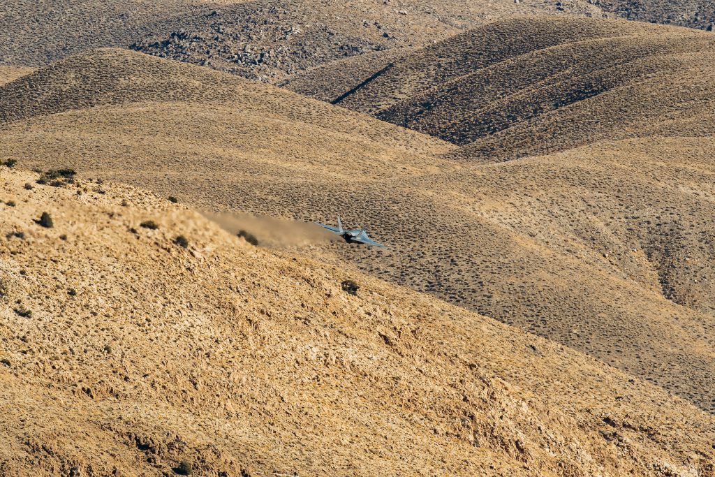 fighter jet low altitude action