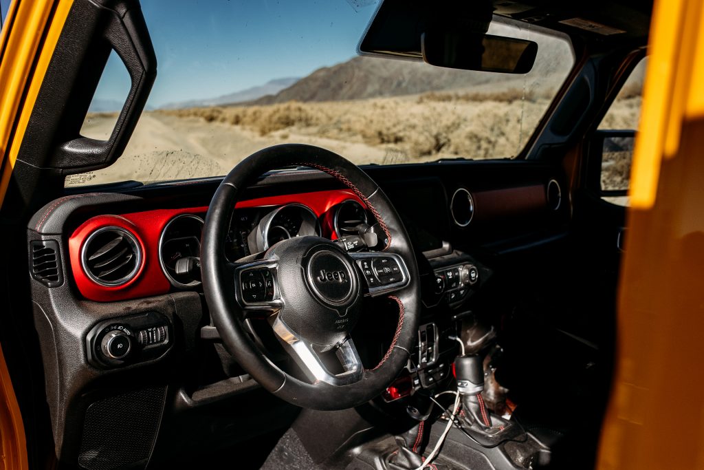 jeep wrangler rubicon interior front steering wheel
