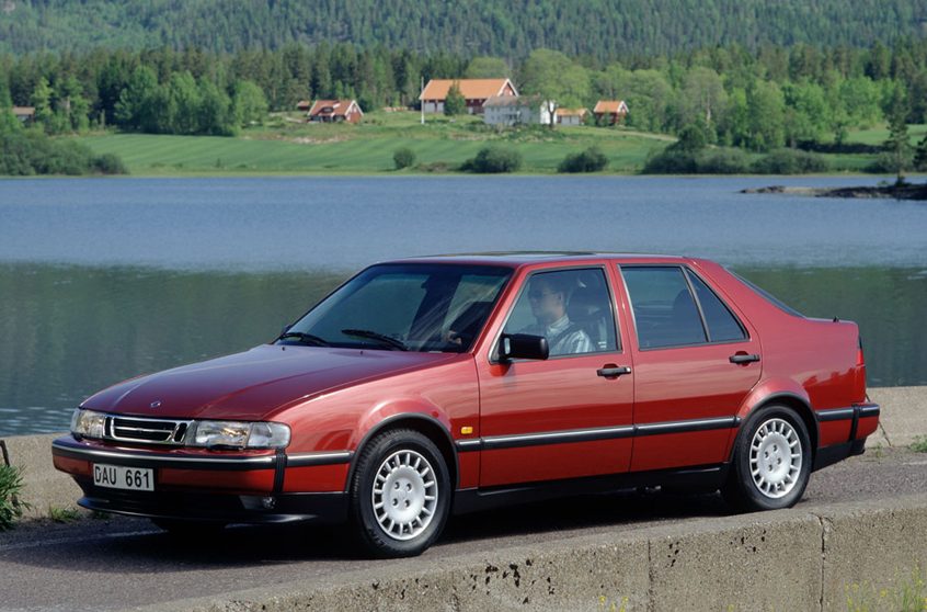 Saab 9000 front three-quarter