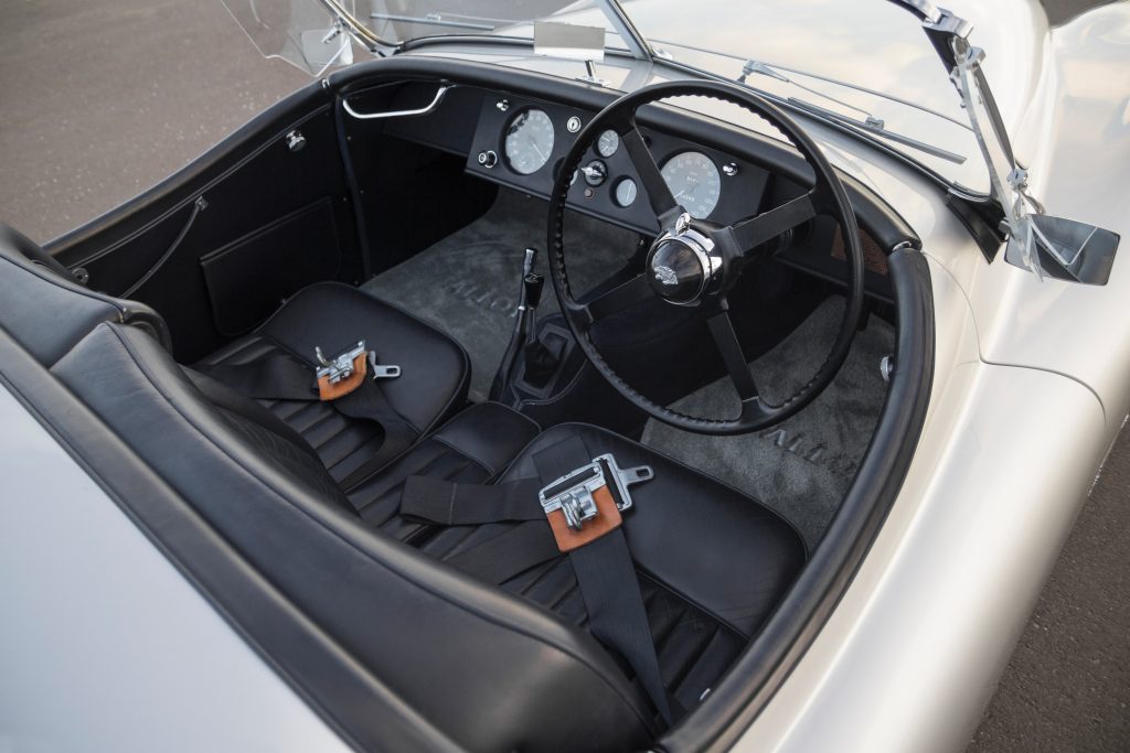 1949-Jaguar-XK120-Alloy-Roadster interior