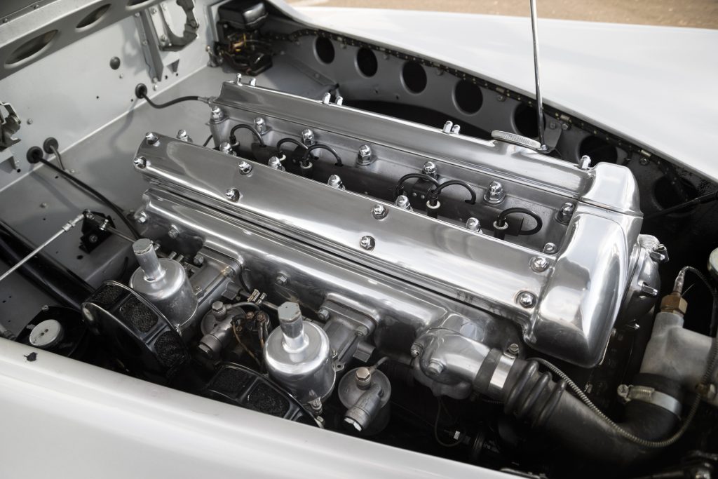 1949-Jaguar-XK120-Alloy-Roadster engine