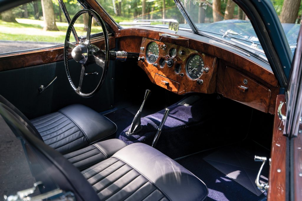 1951-Jaguar-XK-120-Fixed-Head-Coupe interior