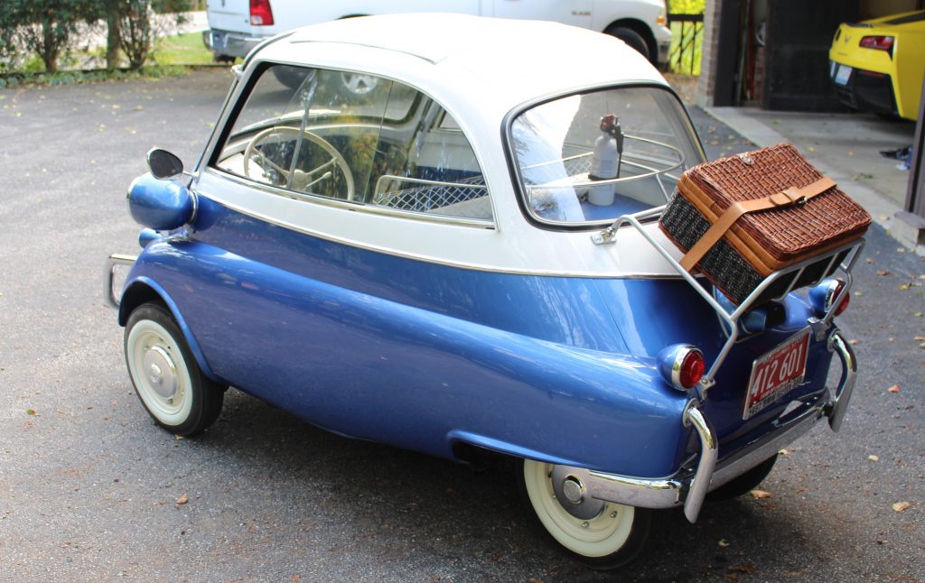 2021 Micro-Mini Car World Meet - 1957 BMW Isetta 300
