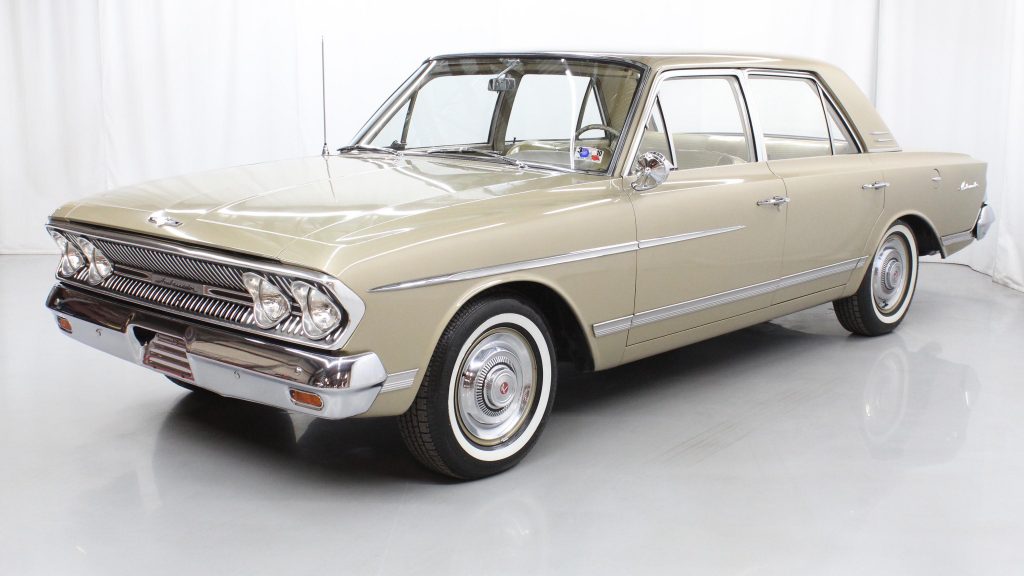 Rambler Ambassador 880 front three-quarter