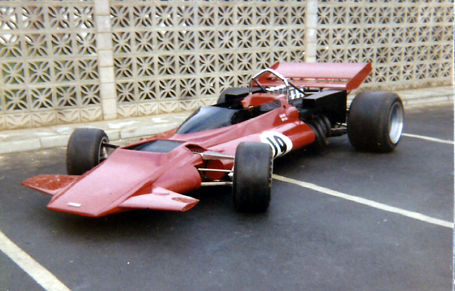 Connew PC1 front three-quarter