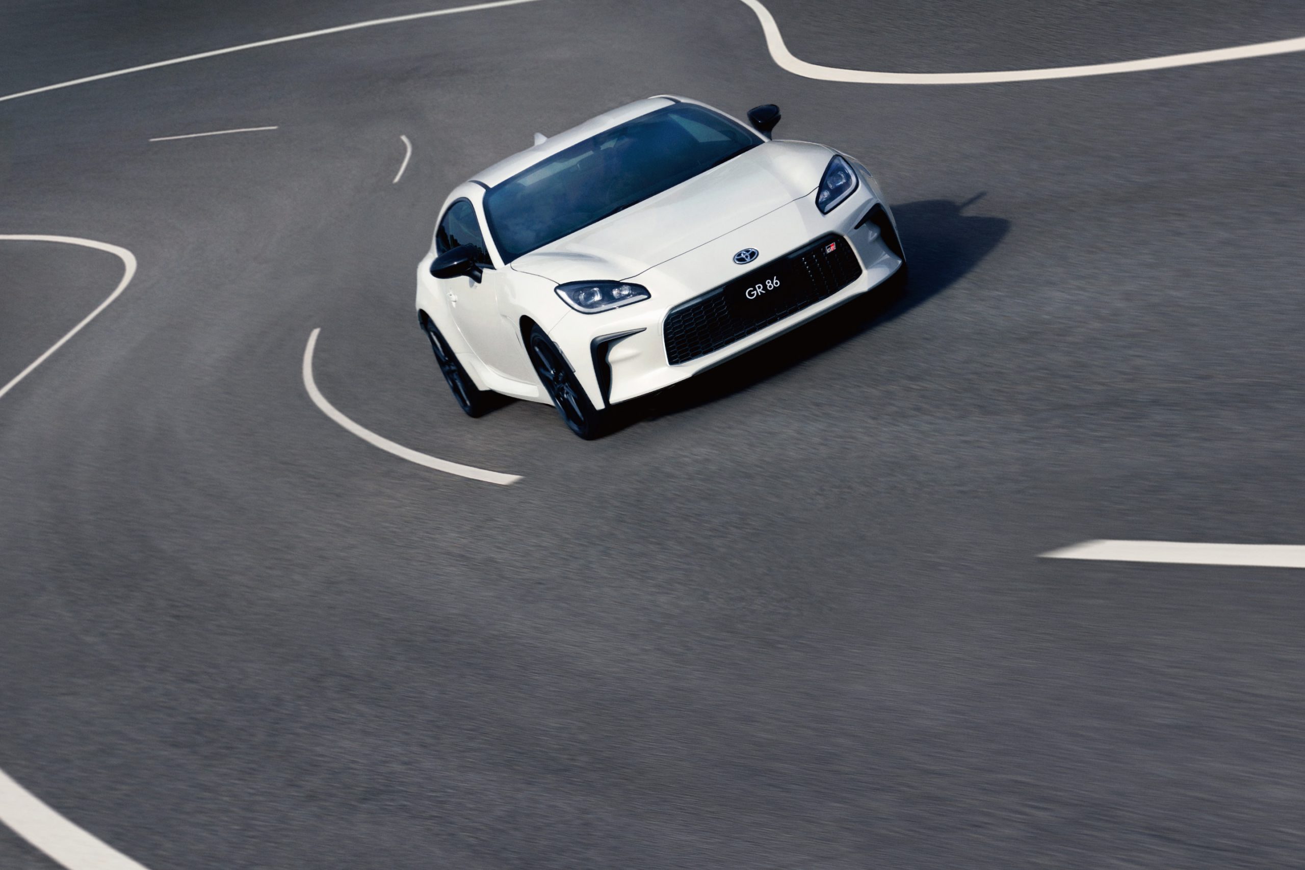 Toyota 2022 GR 86 Japan-spec on track