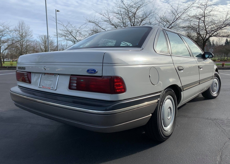 1991 Ford Taurus L 05