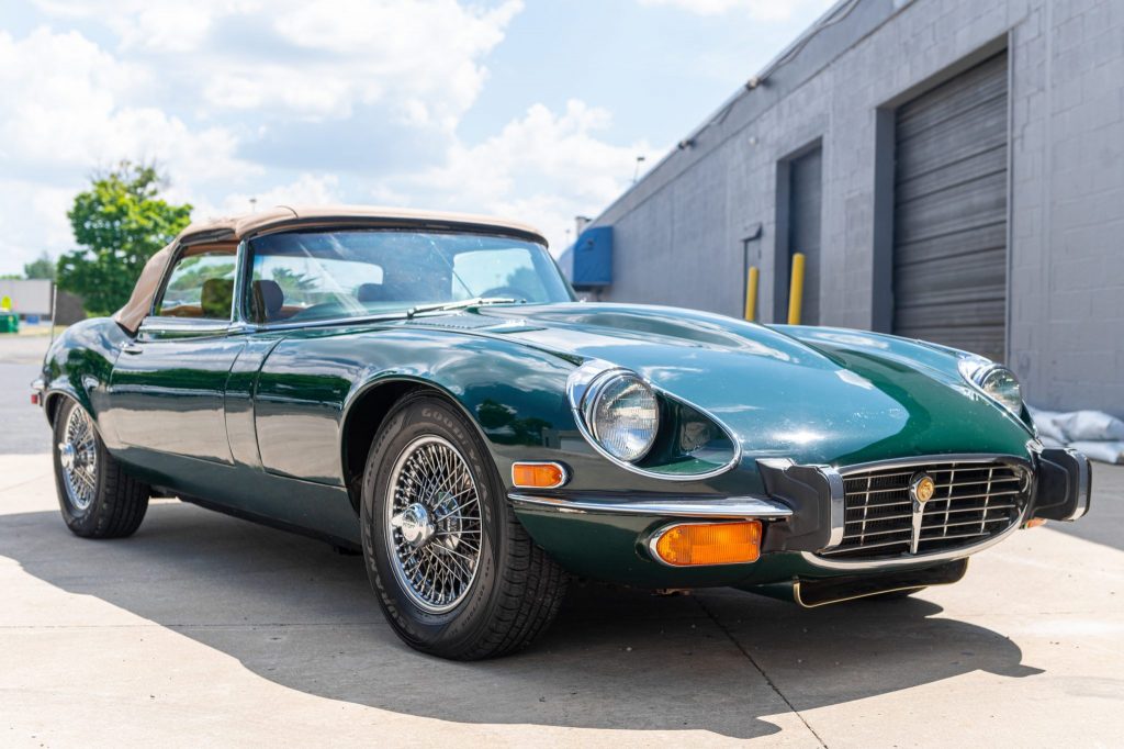 1973 Jaguar xke front three-quarter