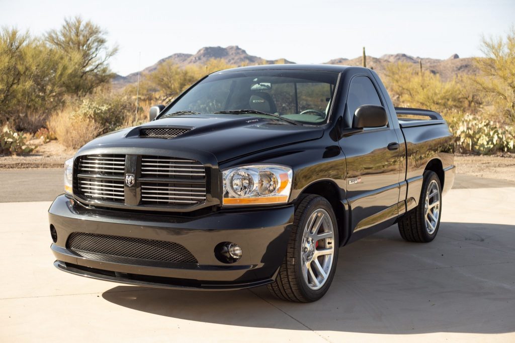 2006 Dodge Ram SRT10 front three-quarter
