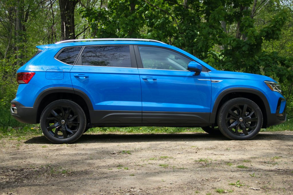 2022 Volkswagen Taos SEL side profile