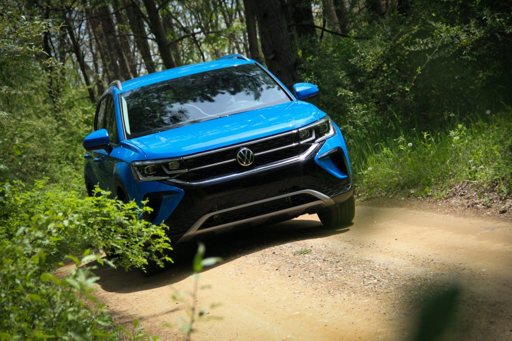 2022 Volkswagen Taos SEL front three-quarter