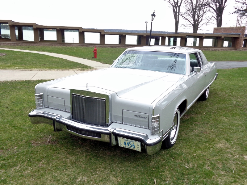 1977 Lincoln Continental Town Coupe 09