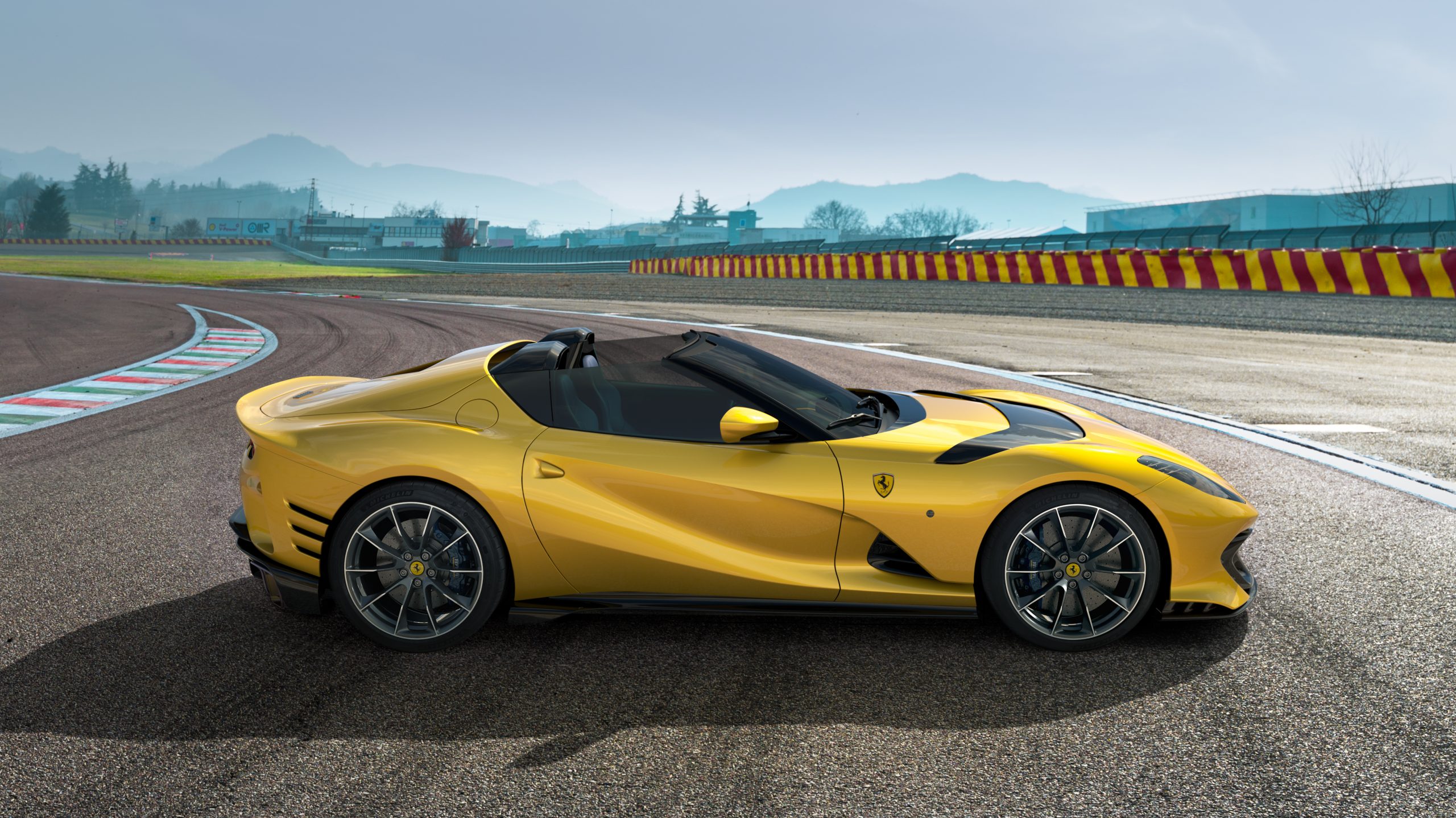 ANACOTA CARE 5× 1 9×2 812 Competizione: Ferrari's Latest V-12 Track Animal | IMSA