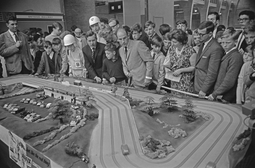 stirling moss slot car track