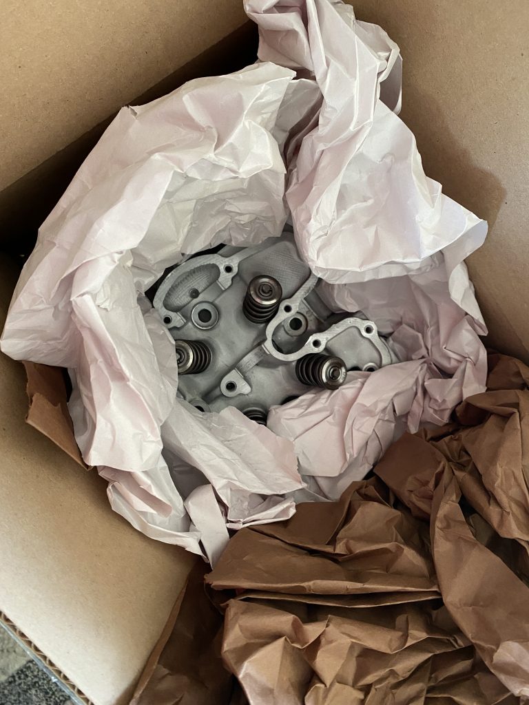 xr250 Cylinder head box