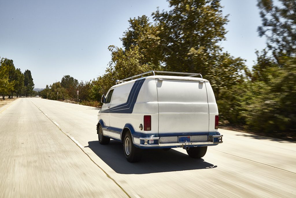 Deans Machine Van rear three-quarter action