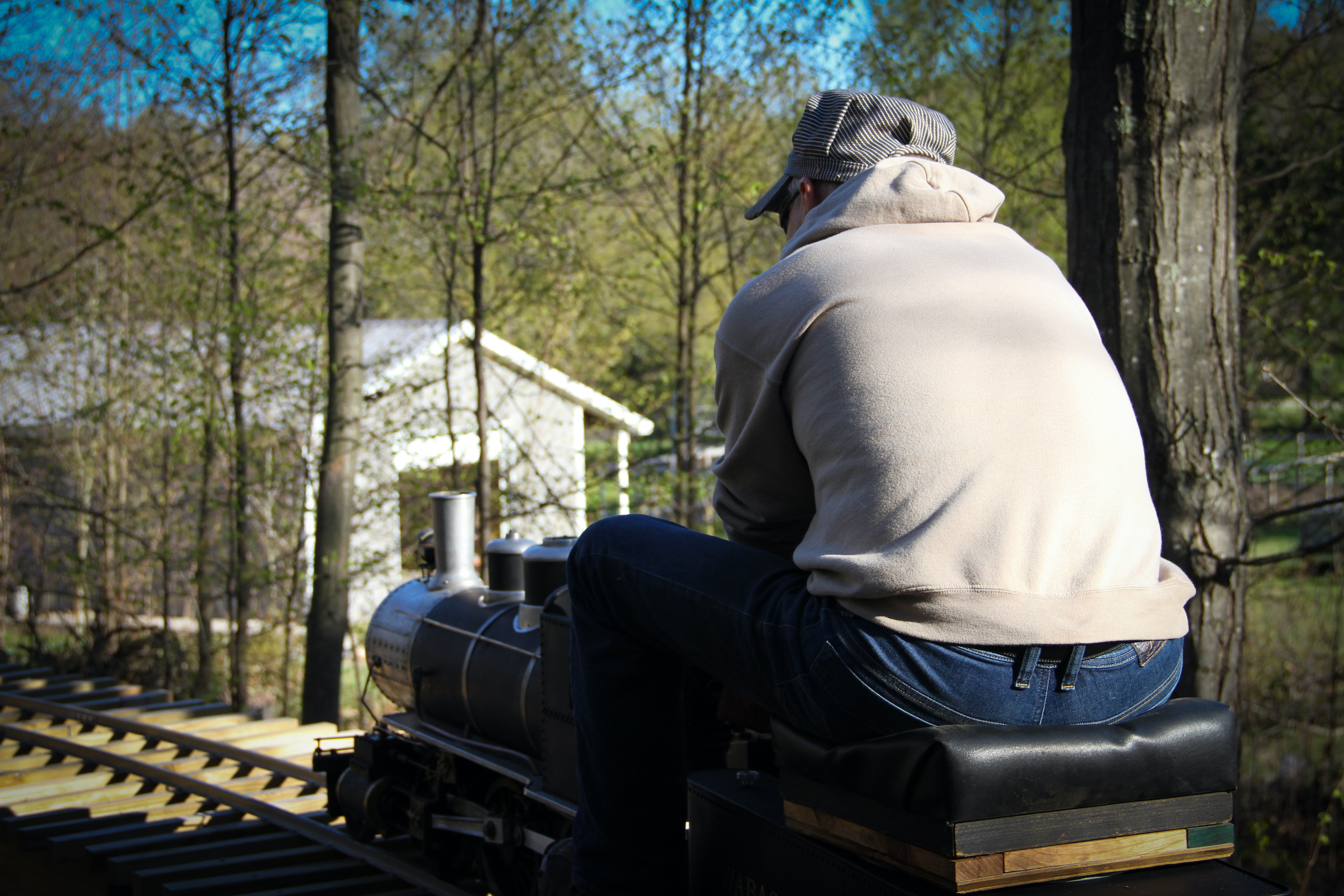 scale locomotive operator