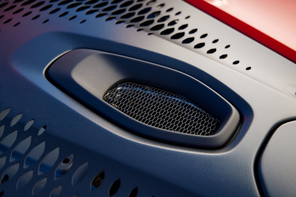 McLaren Artura powertrain chimeny