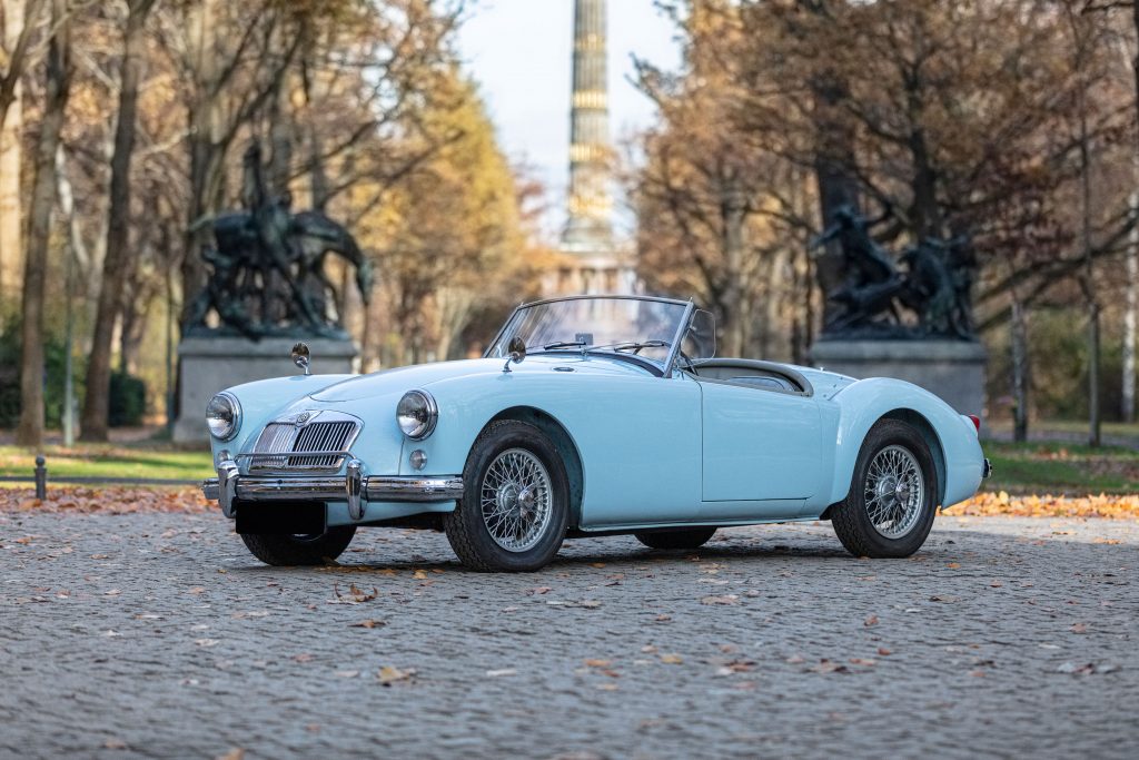 1958 MG MGA 1500 Roadster front three-quarter