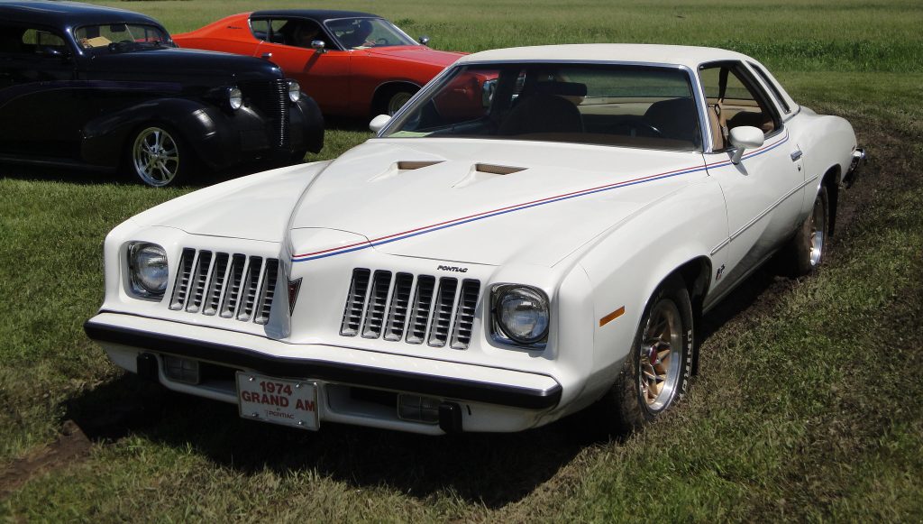 1974 pontiac grand am front three-quarter