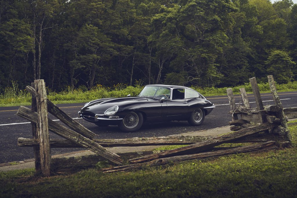 Jaguar E-Type front three-quarter fence frame Jaguar E-Type front three-quarter fence frame