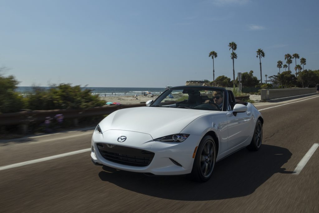 2019_Mazda_MX-5_Miata rolling