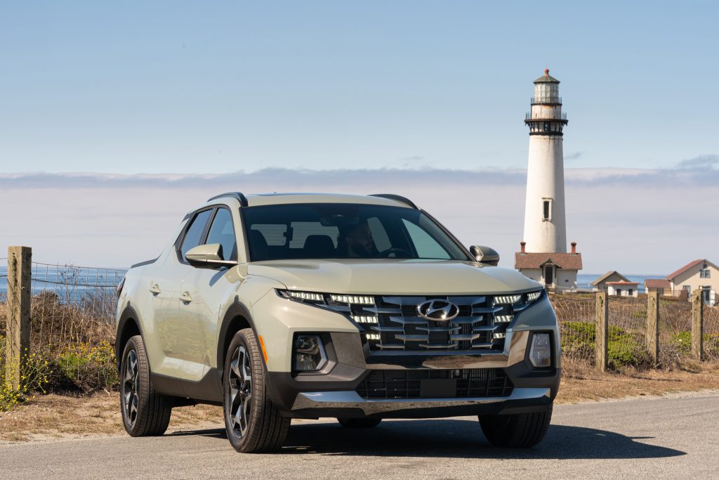 2022 Hyundai Santa Cruz Front three quarter lighthouse