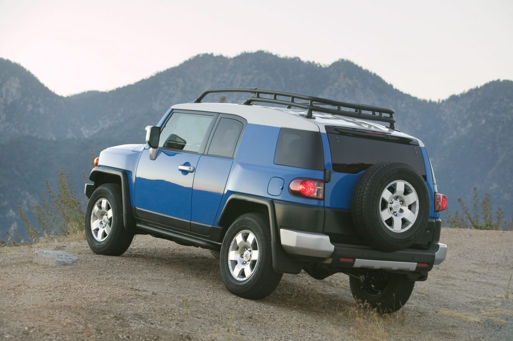 2007 FJ Cruiser rear three-quarter