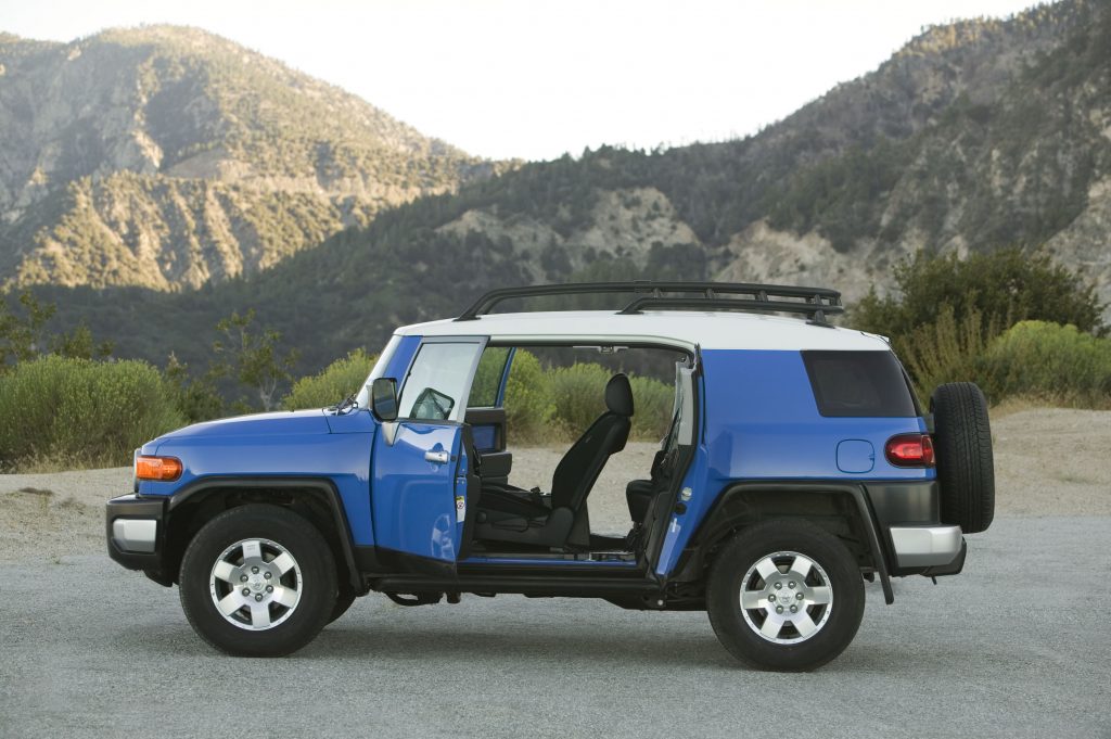 2007 FJ Cruiser side profile