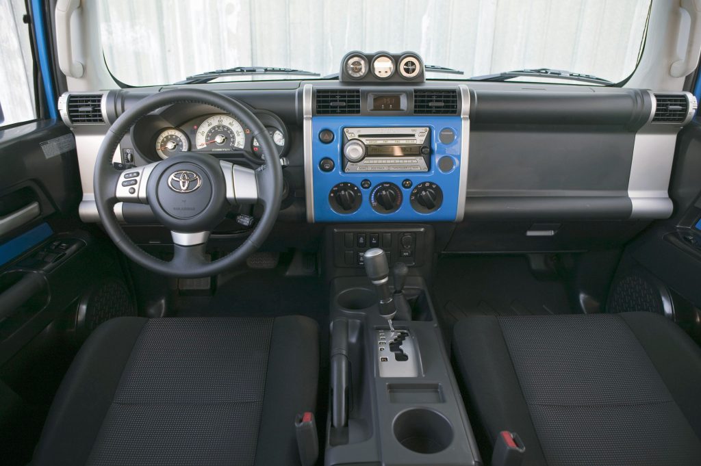 2007 FJ Cruiser interior
