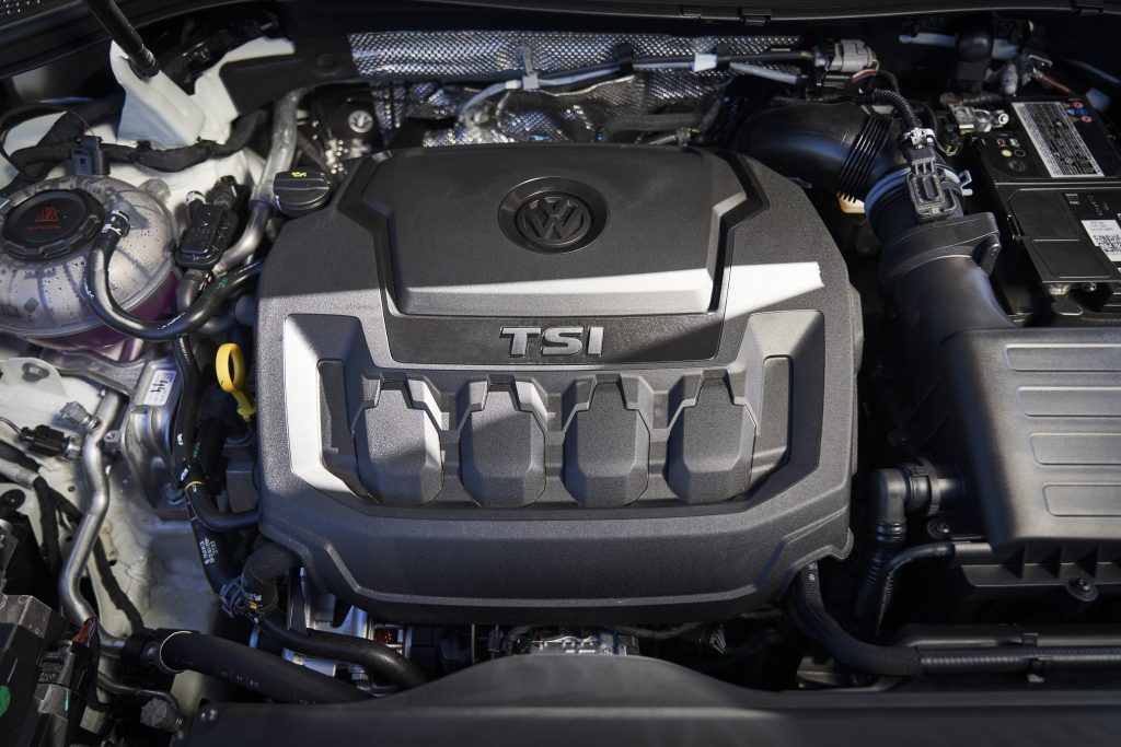 2022 VW Tiguan SEL R-Line engine