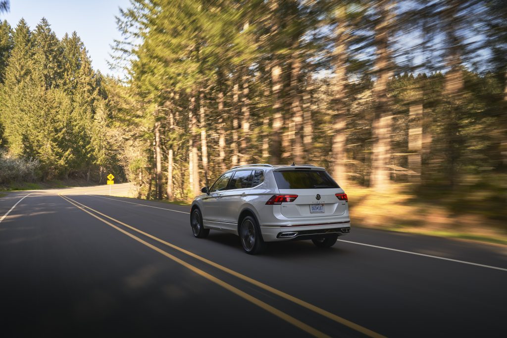 2022 VW Tiguan SEL R-Line rear three-quarter action