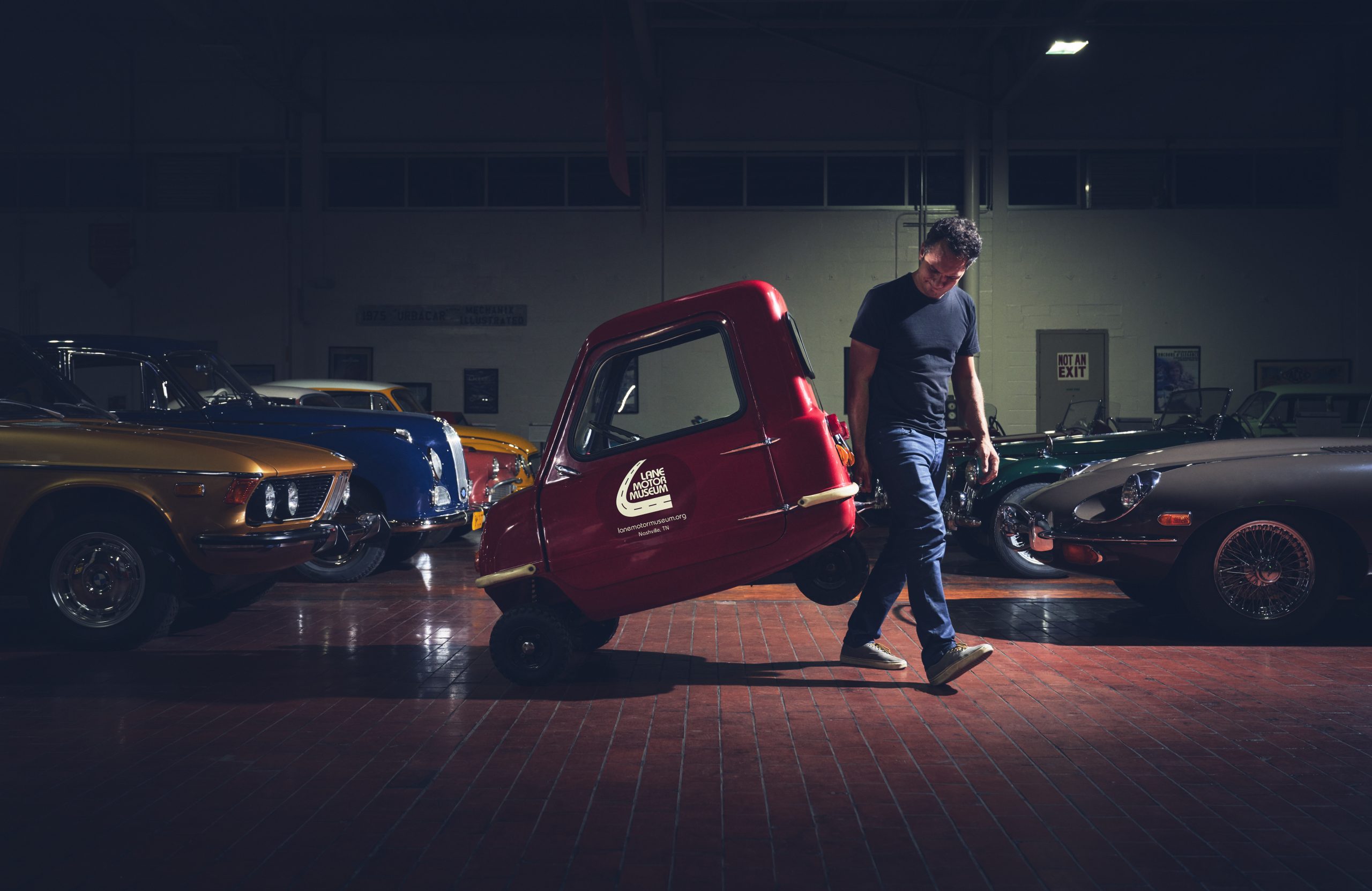 Nashville vintage car museum peel replica lift