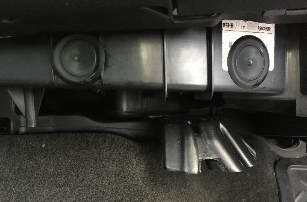 Rob Siegel - Mouse-infested truck - heater box - IMG_7360