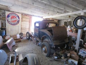 Vanderbrink - Krinke Collection - 1932 Ford Coupe barn find