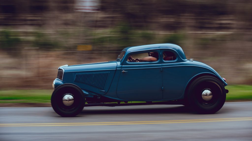 1933 Ford Coupe side profile action