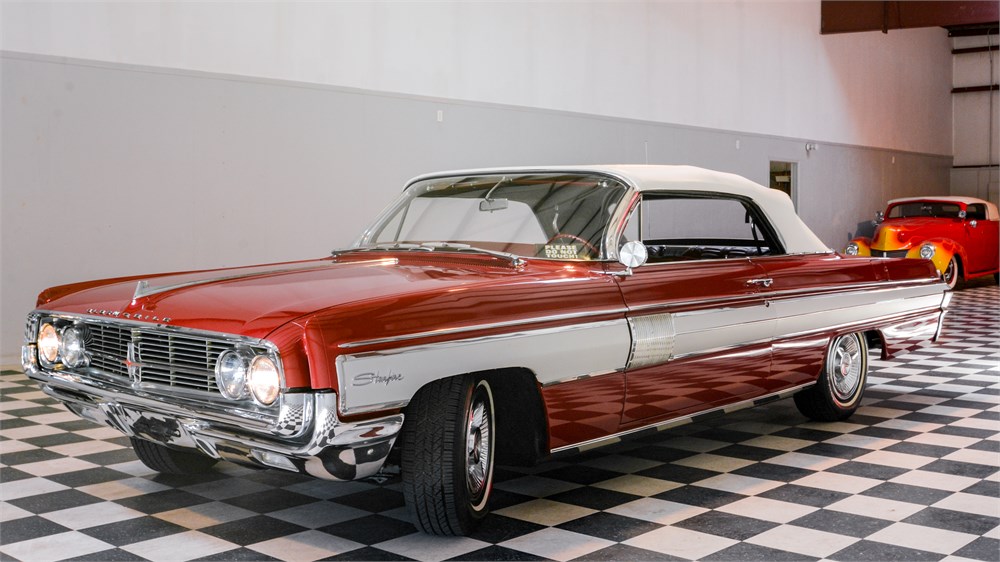 Starfire convertible front three-quarter